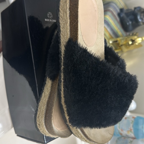 Shoes - Picture 2 of 3